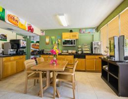 Quality Inn & Suites Hollywood Boulevard, Hollywood (FL)