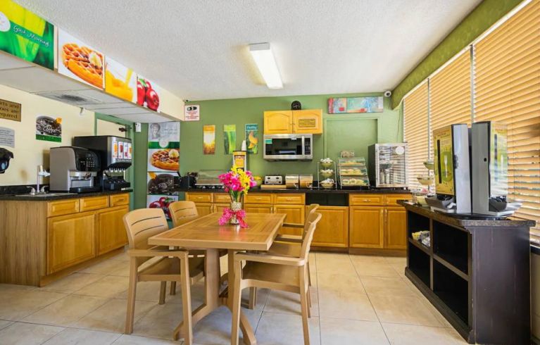 Quality Inn & Suites Hollywood Boulevard, Hollywood (FL)