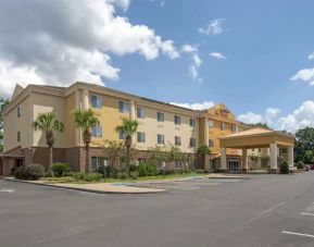 Parking area available at Comfort Suites Alexandria, LA.