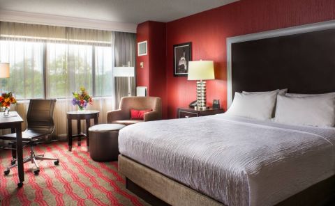 Hotel LaGuardia Plaza Hotel image