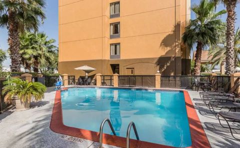 Hotel Comfort Inn Southwest At Westpark image