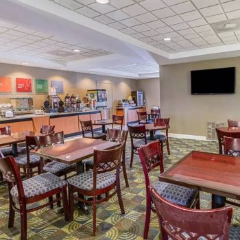 Hotel Comfort Inn Southwest At Westpark image