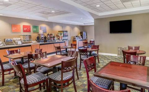 Hotel Comfort Inn Southwest At Westpark image