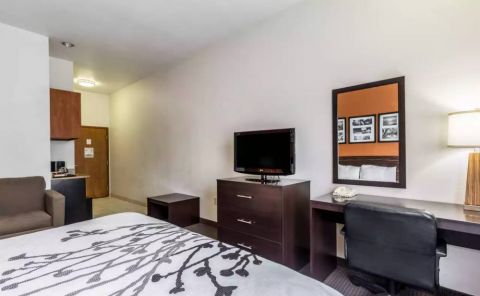 Hotel Sleep Inn & Suites Stafford - Sugar Land image