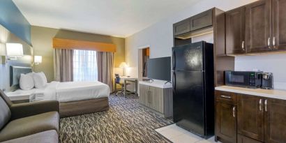 Spacious day use room with natural light at Best Western Plus Mountain View Auburn Inn.