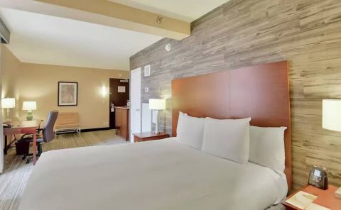 Hotel DoubleTree By Hilton Hotel & Suites Houston By The Galleria image