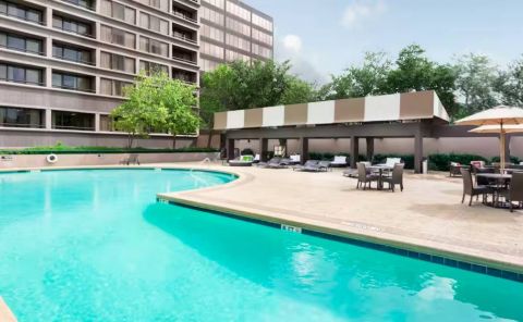 Hotel DoubleTree By Hilton Hotel & Suites Houston By The Galleria image