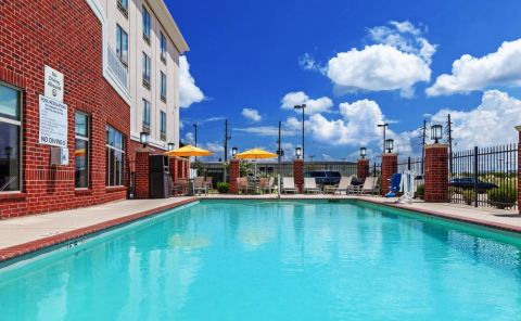 Hotel Holiday Inn Express & Suites Shreveport South - Park Plaza image