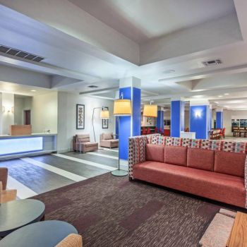Hotel Holiday Inn Express & Suites Shreveport South - Park Plaza image