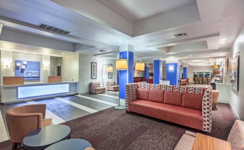 Hotel Holiday Inn Express & Suites Shreveport South - Park Plaza image
