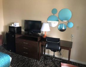 Day use room amenities at Howard Johnson Express Inn - Rocky Hill.