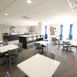 Dining area perfect for coworking at Home Inn & Suites.