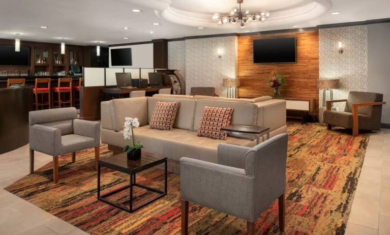 Lobby and coworking lounge at Four Points By Sheraton San Francisco Airport.
