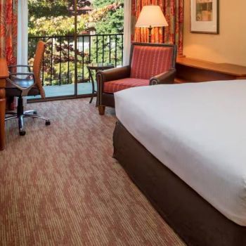 Hotel DoubleTree By Hilton Seattle Airport image