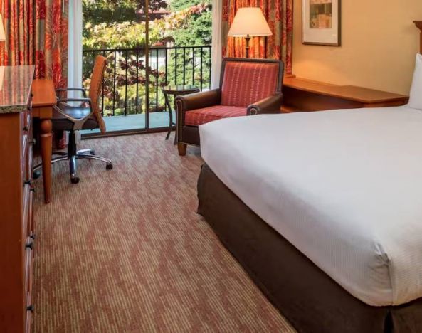 DoubleTree By Hilton Seattle Airport