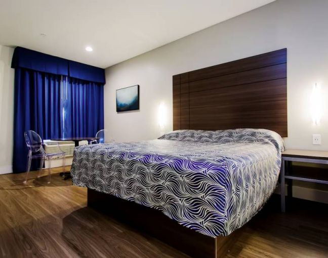 Palace Inn Blue