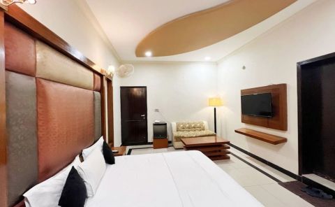 Hotel The Grand Hotel Multan image