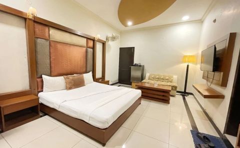 Hotel The Grand Hotel Multan image