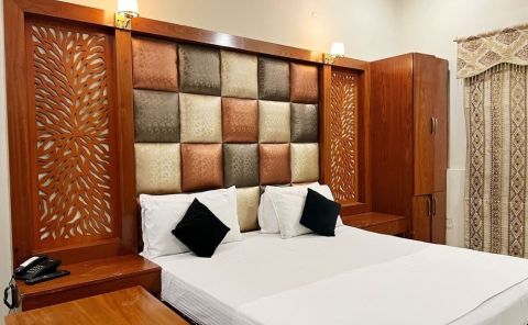 Hotel The Grand Hotel Multan image