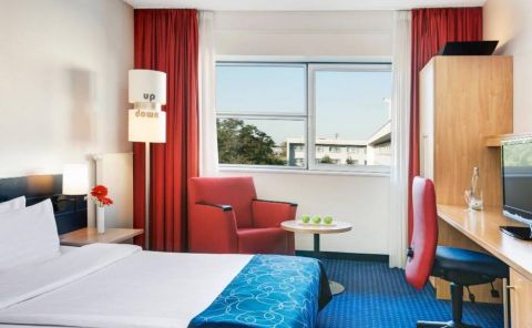 Hotel Intercity Hotel Frankfurt Airport image