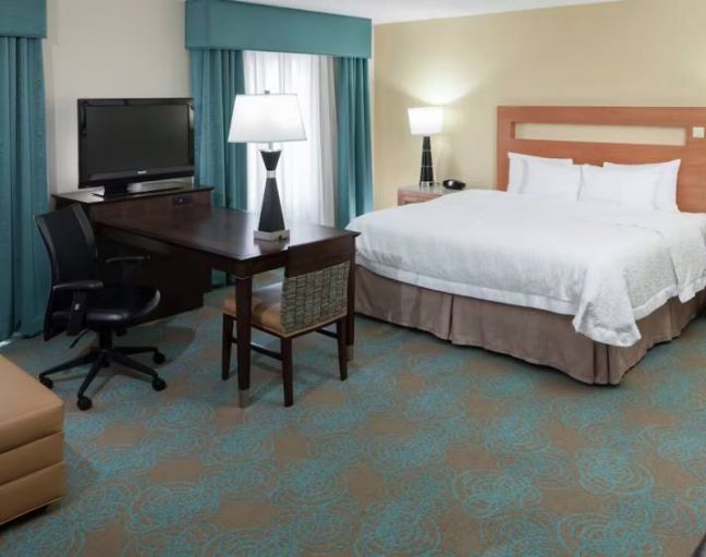 Hampton Inn & Suites St. Louis At Forest Park