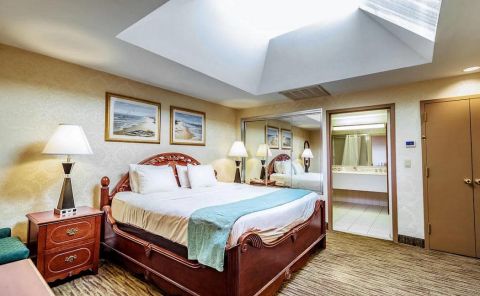 Hotel Anchor Inn Bayside image