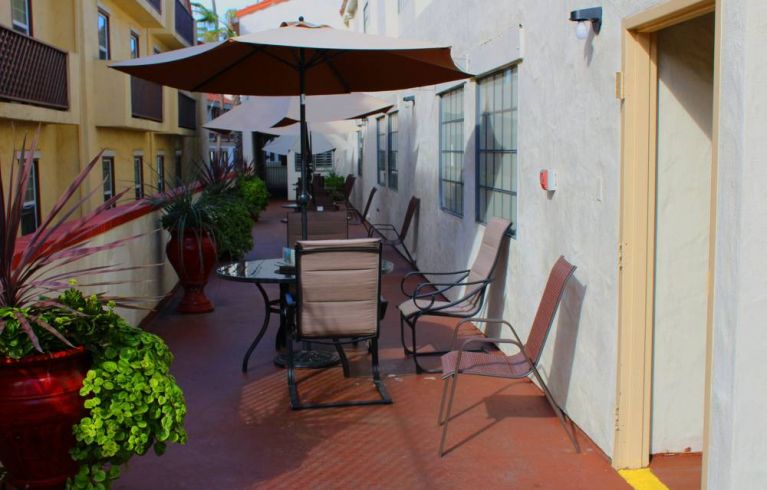 Western Inn, San Diego