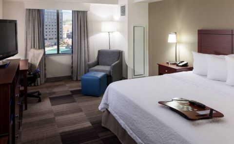 Hotel Hampton Inn & Suites Boise Downtown image