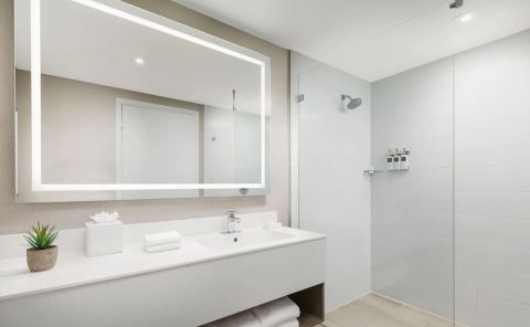 Hotel The Altair Hotel Bay Harbor image