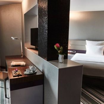 Hotel Steigenberger Airport Hotel image