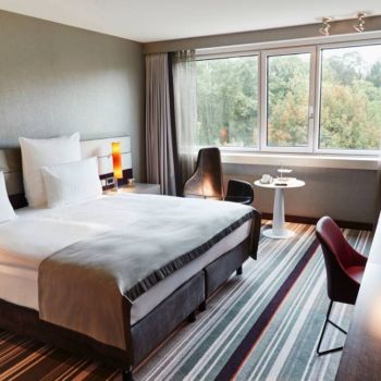 Hotel Steigenberger Airport Hotel image