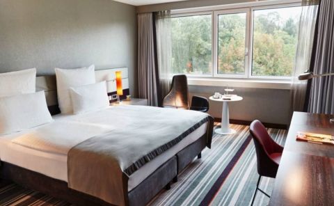Hotel Steigenberger Airport Hotel image