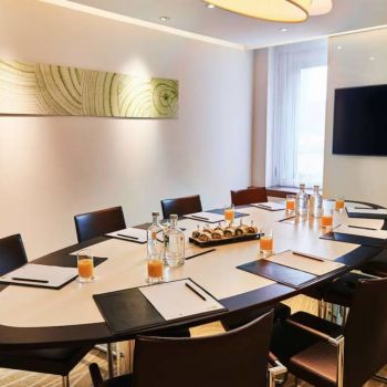 Hotel Steigenberger Airport Hotel image