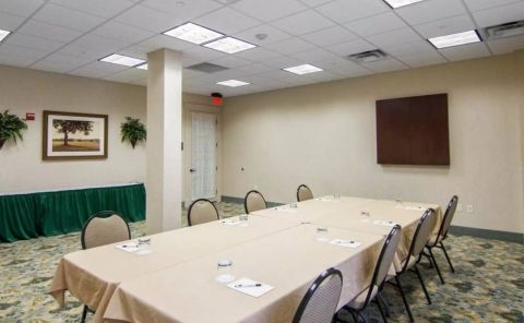 Hotel Liberty Hotel Cleburne, An Ascend Hotel Collection Member image