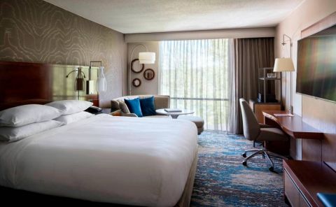 Hotel Boston Marriott Newton image