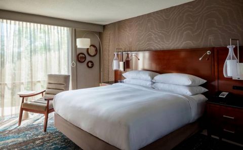 Hotel Boston Marriott Newton image