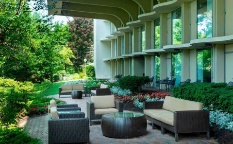 Hotel Boston Marriott Newton image