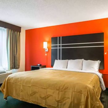 Hotel Quality Suites Atlanta Airport East image