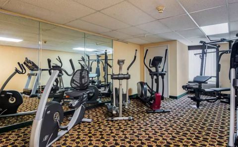 Hotel Quality Suites Atlanta Airport East image