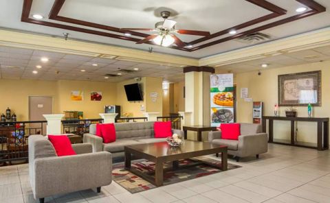 Hotel Quality Suites Atlanta Airport East image