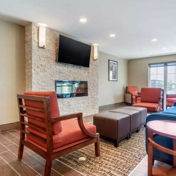 Hotel Comfort Inn & Suites Napanee image