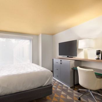 Hotel Holiday Inn Houston Intercontinental Airport image