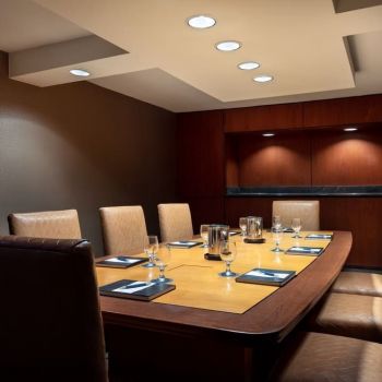 Hotel Wyndham Phoenix Airport/Tempe image