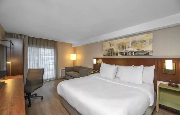 Comfort Inn Brossard, Brossard