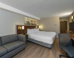 King suite at Comfort Inn Brossard.