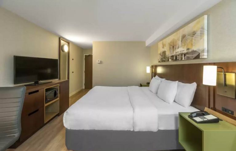 Comfort Inn Brossard, Brossard
