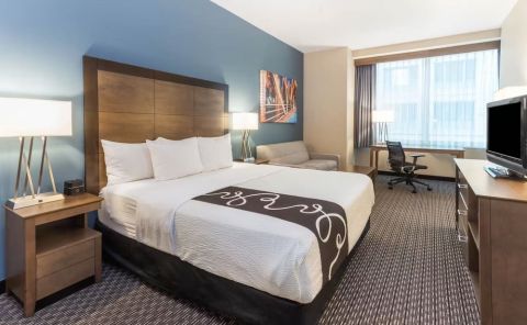 Hotel La Quinta Inn & Suites Chicago Downtown image