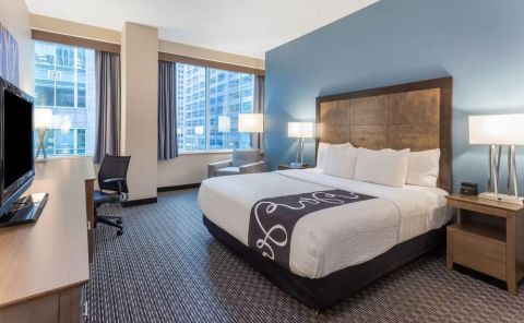 Hotel La Quinta Inn & Suites Chicago Downtown image
