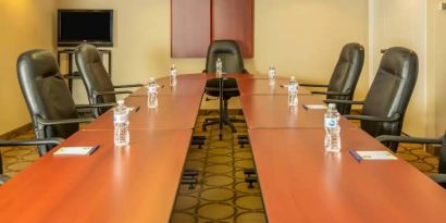 Professional meeting room at Comfort Inn Ottawa West.