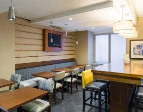 Dining and coworking space at Hampton Inn Manhattan Chelsea.